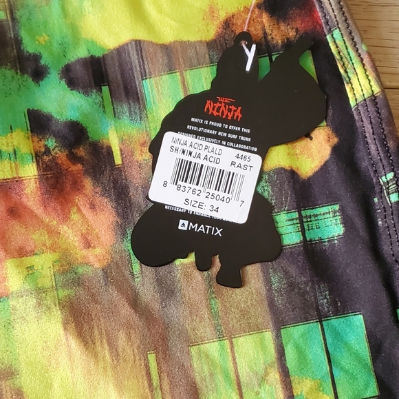 Matix Shorts - Picture 3 of 4